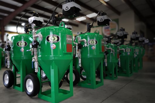 Industrial blast machine