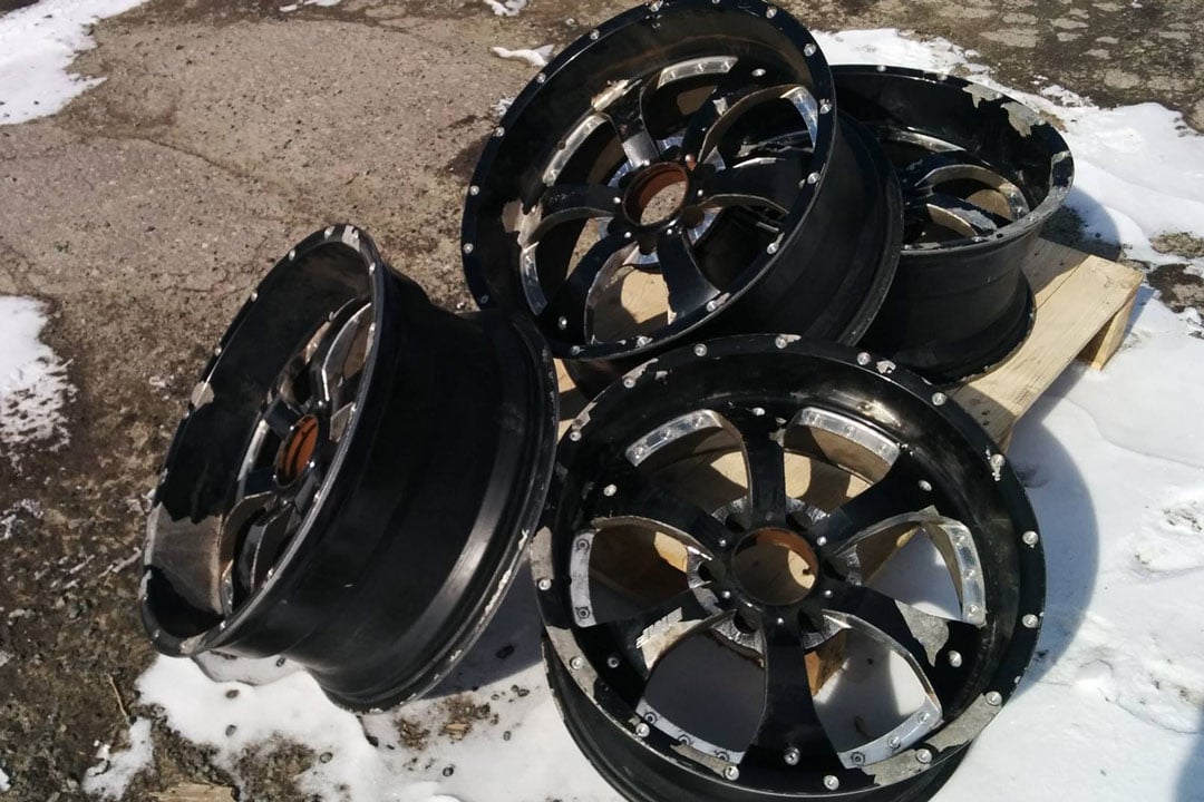 Dustless-Blastign-Atlantic-Ltd---Jim-Downey--Powder-Coated-Rims-Before-1