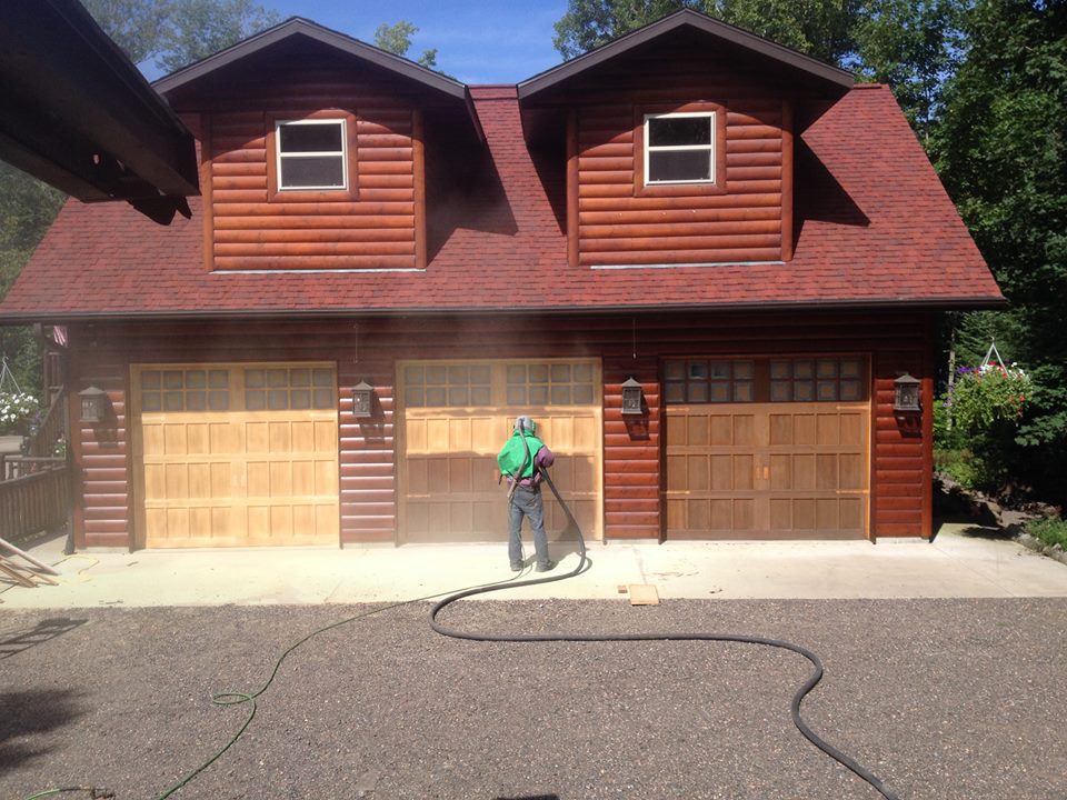 Sandblasting wood