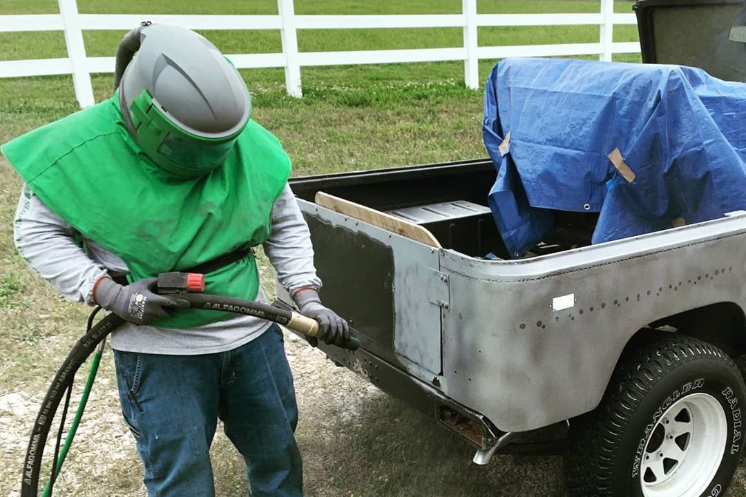 abrasive blasting a 1977 toyota land cruiser