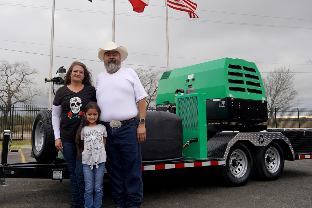 Martin Acosta and family with db500 mobile xl